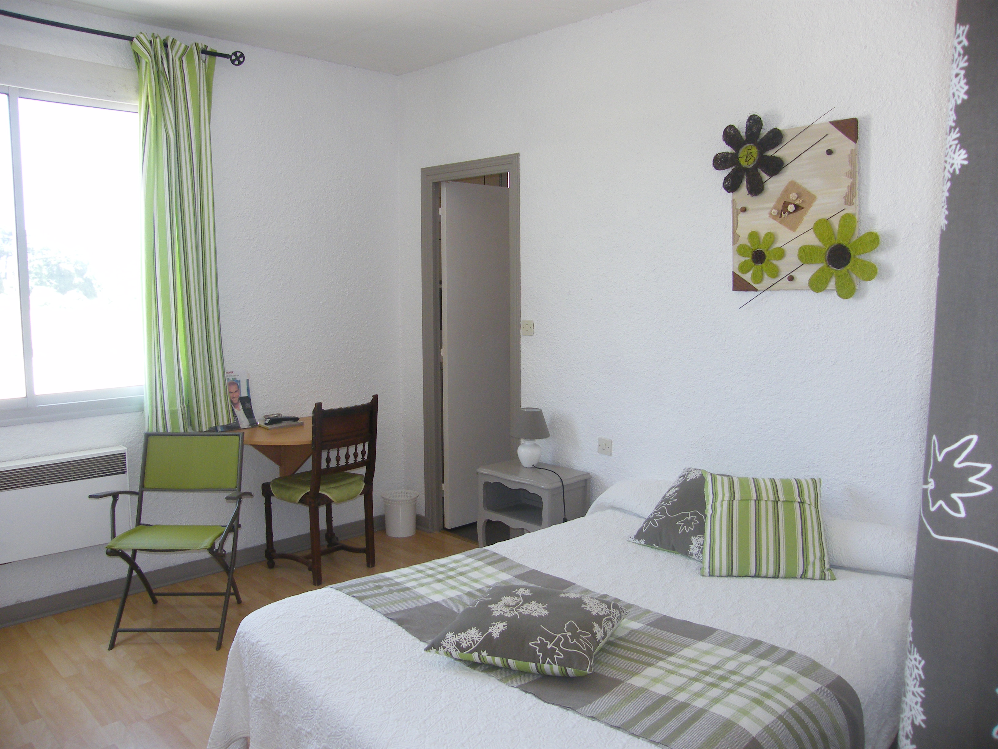 Hôtel Restaurant Le Week-End - Plouider