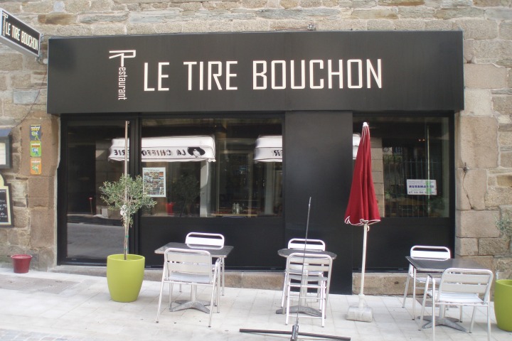 Le Tire Bouchon