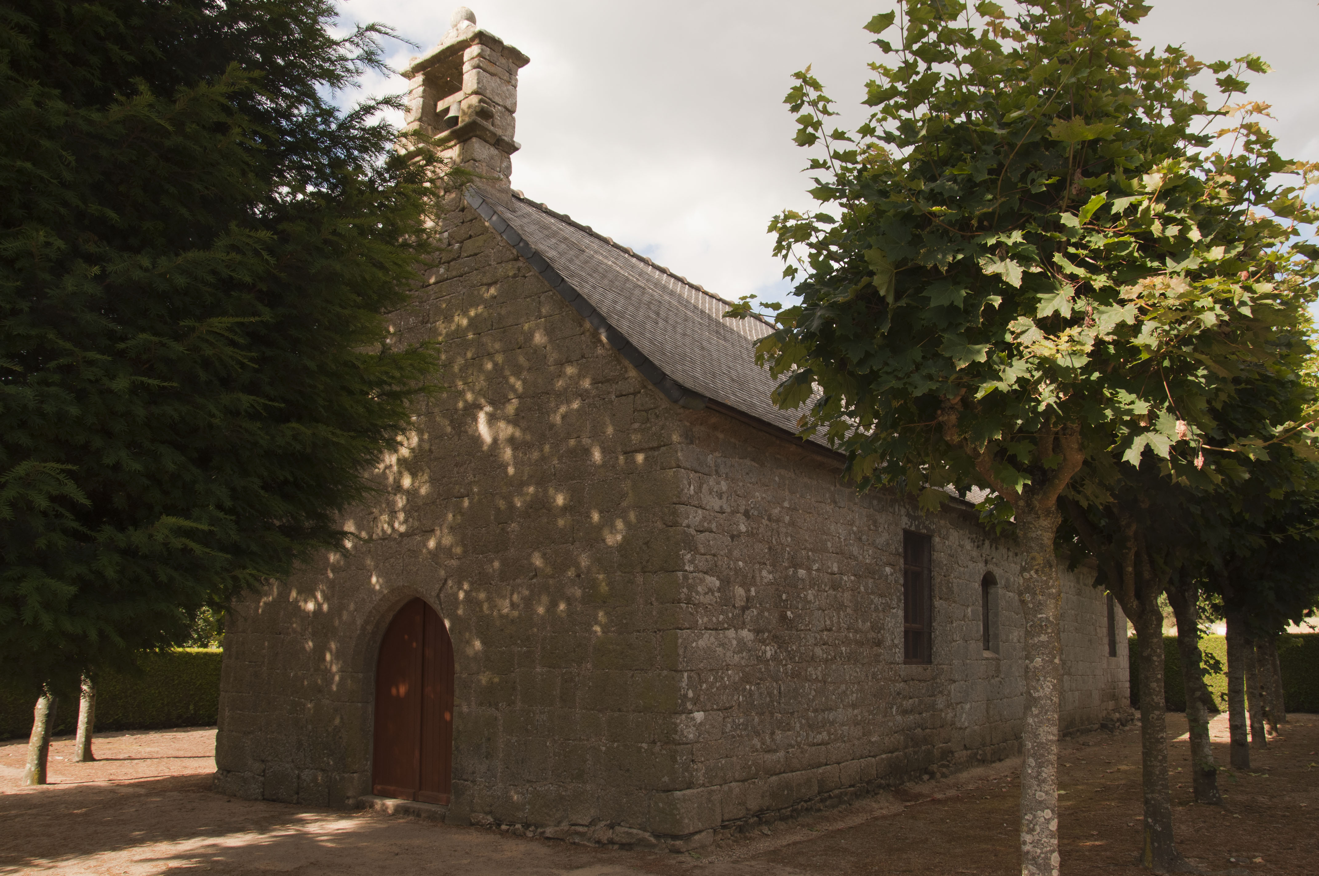 Visitez La Chapelle SainteBrigitte Ploumagoar Côtes d'armor (22