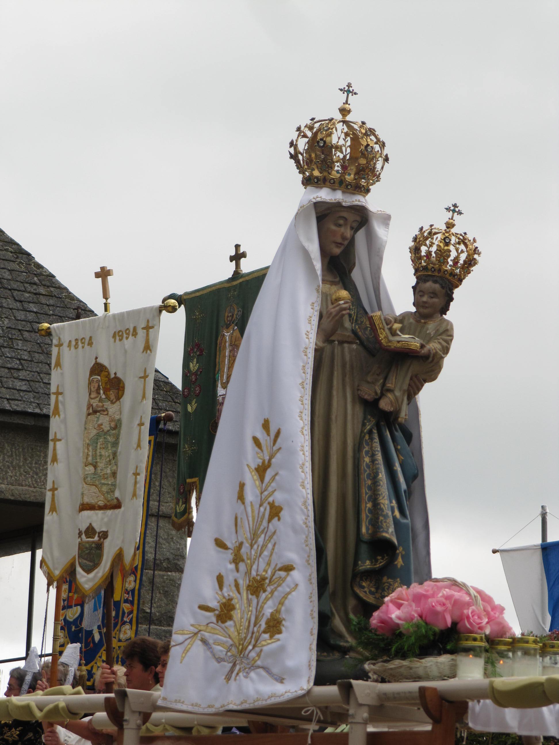 Sanctuaire de la Vierge couronnée Notre Dame Des Portes