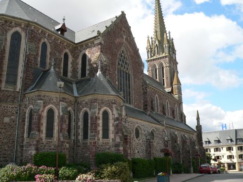 L'église Saint-Pierre Saint-Louis