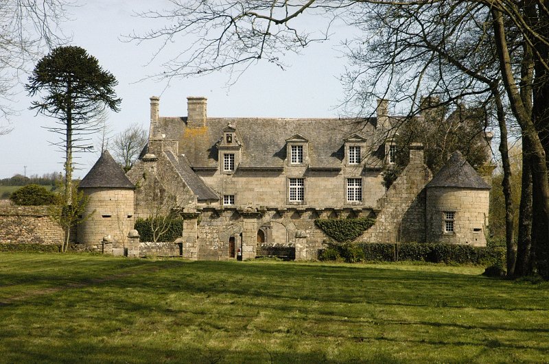 Château de Kerouartz, son parc et sa chapelle