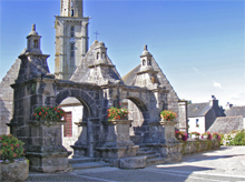 Enclos paroissial de Plounéour-Ménez