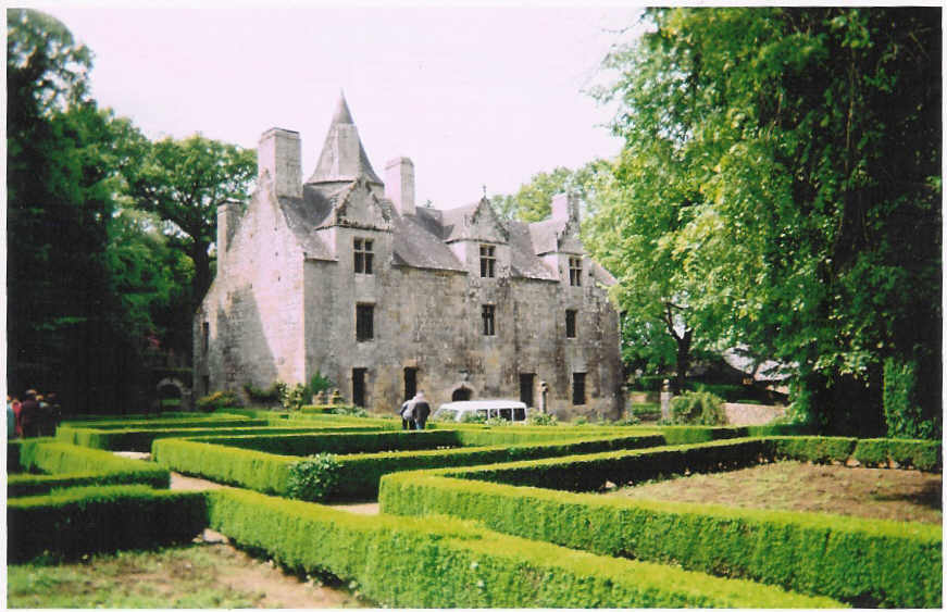 Jardin du château de Coat-Couraval